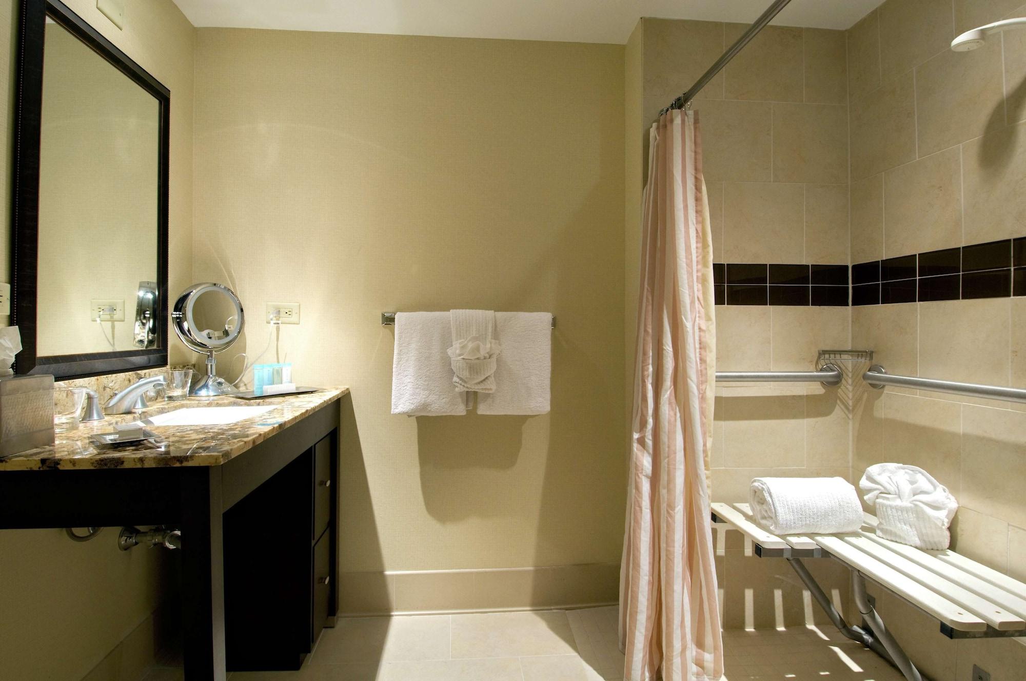 Hilton University Of Florida Conference Center Gainesville Room photo