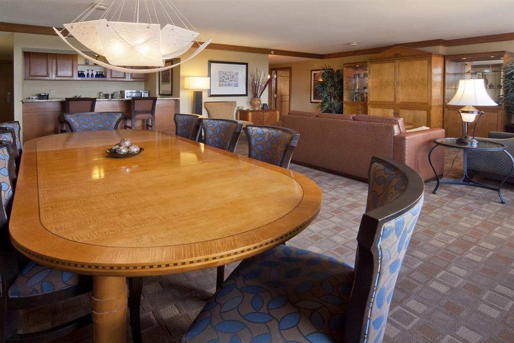 Hilton University Of Florida Conference Center Gainesville Room photo